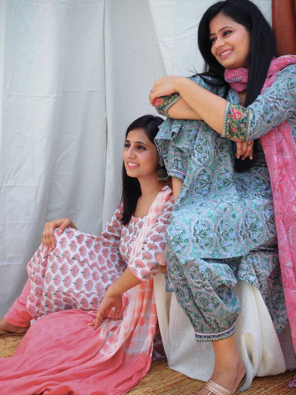 Peach and White Shibbori Cotton Dupatta Women