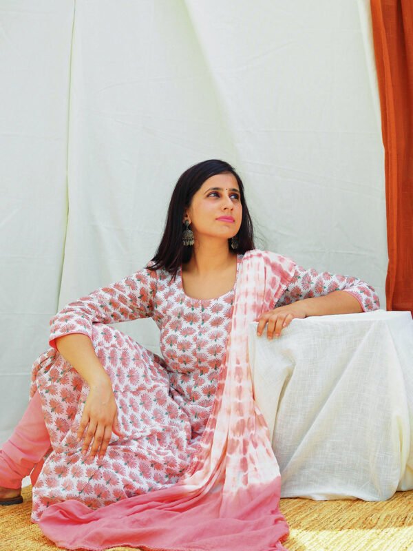 Peach and White Shibbori Cotton Dupatta Women