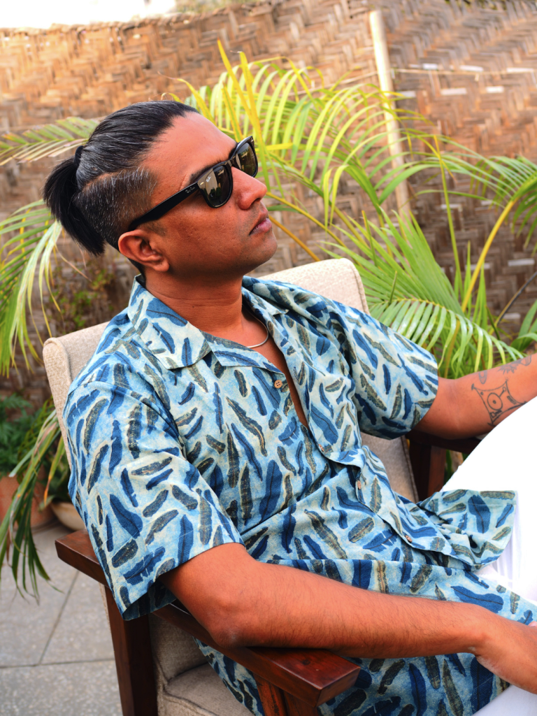 Blue Feather Shirt — photograph 4