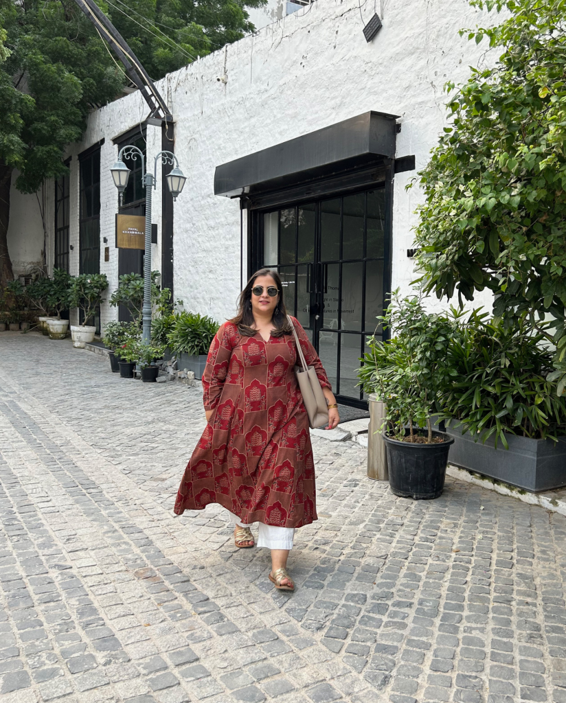 Alternative view of Pankhuri (पंखुरी) Ajrakh Kurta