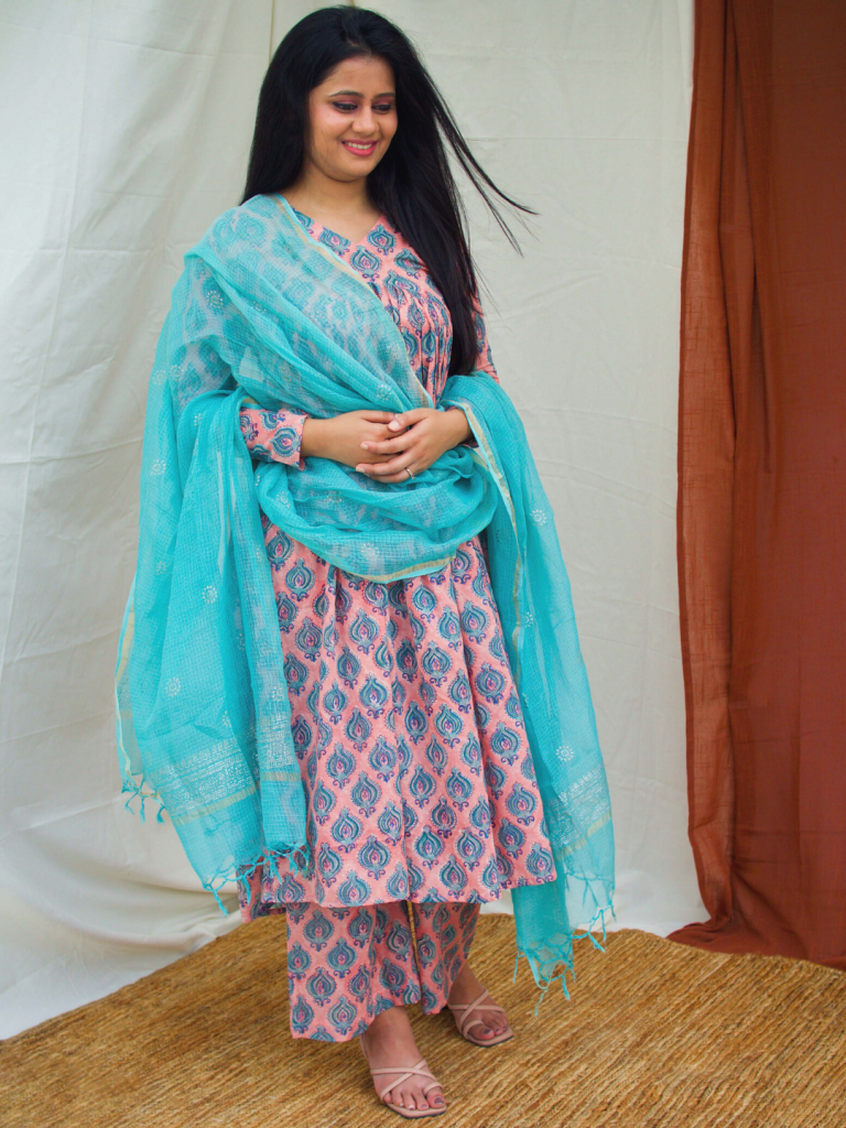 Turquoise Blue Kota Doria Dupatta Women — photograph 5