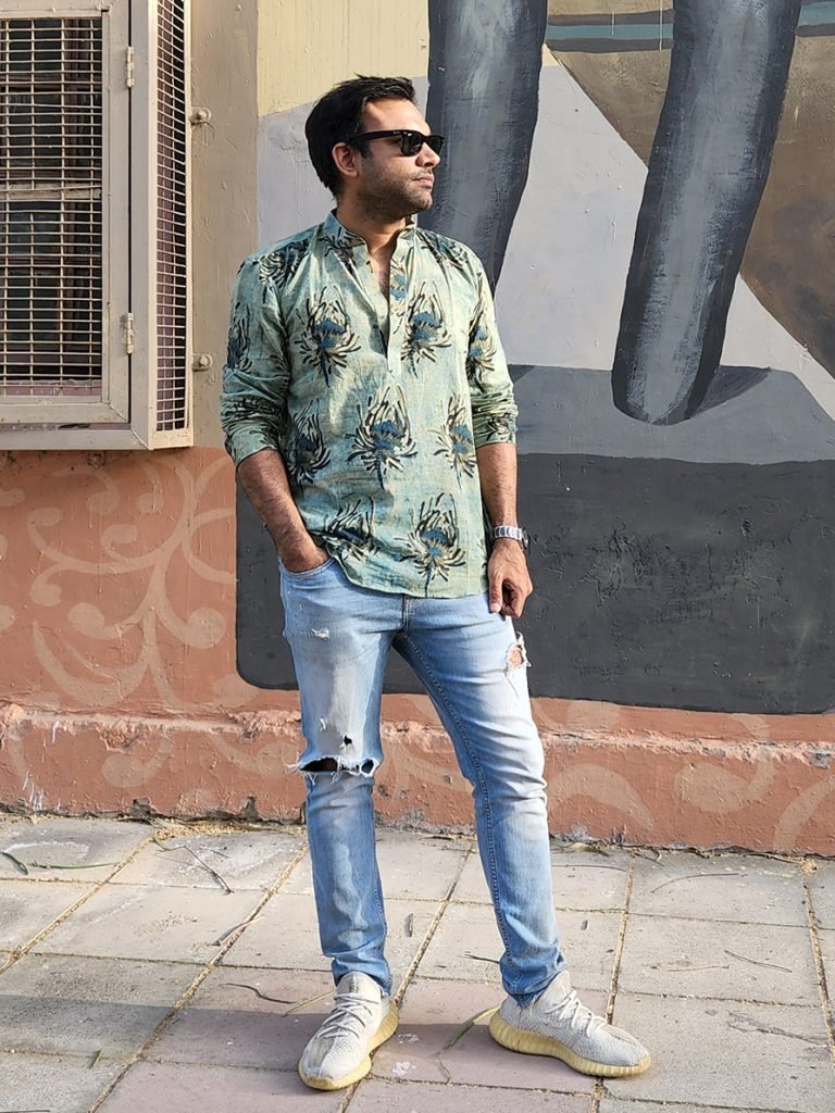Alternative view of Hibiscus Vanaspati Print Short Kurta